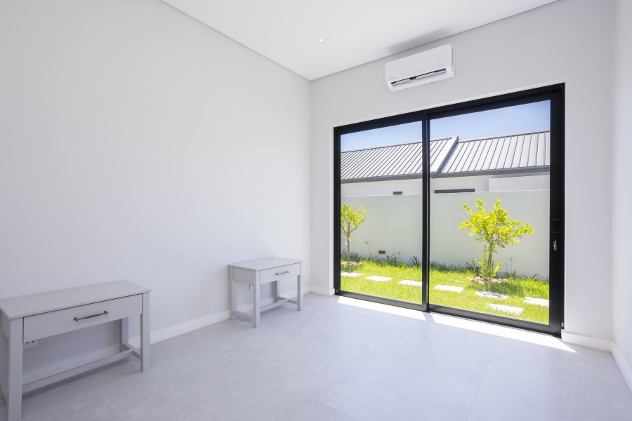 4 Bedroom Property for Sale in Val De Vie Estate Western Cape